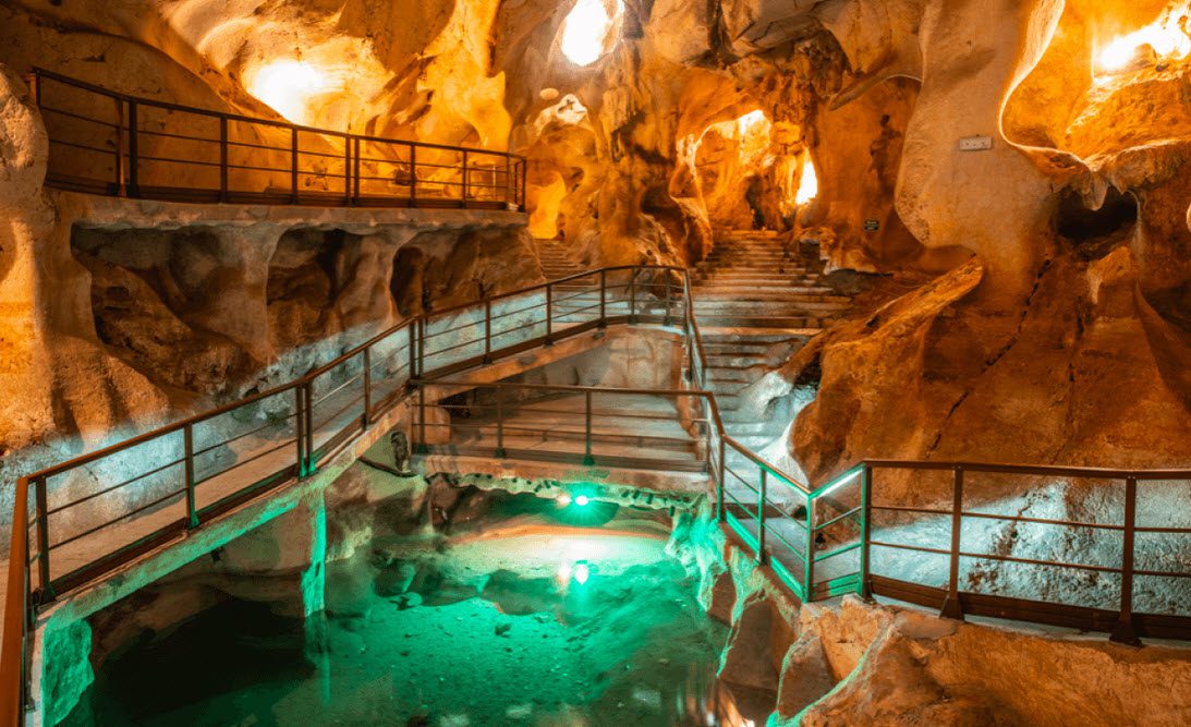 Visita Teatralizada Cueva del Tesoro – Rincón de la Victoria