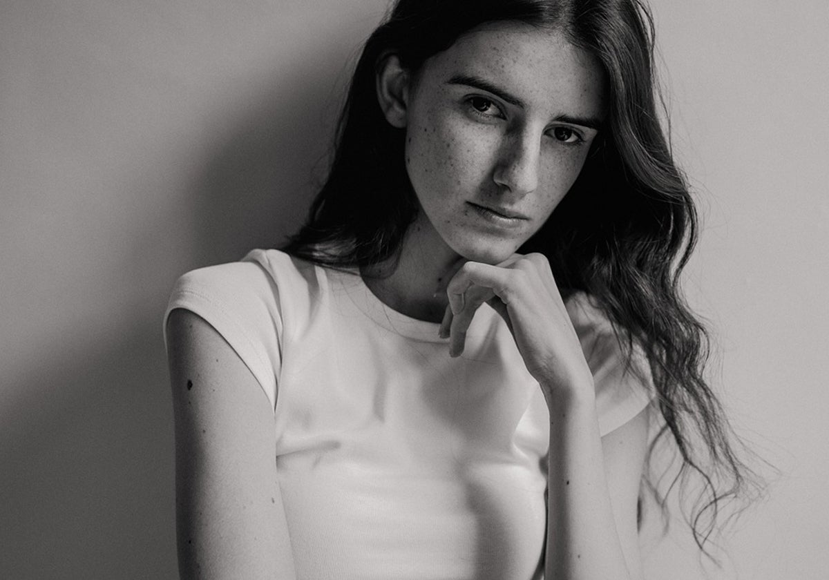 Lucía Sánchez, la joven de Parque Litoral que debuta en la moda con Carolina Herrera