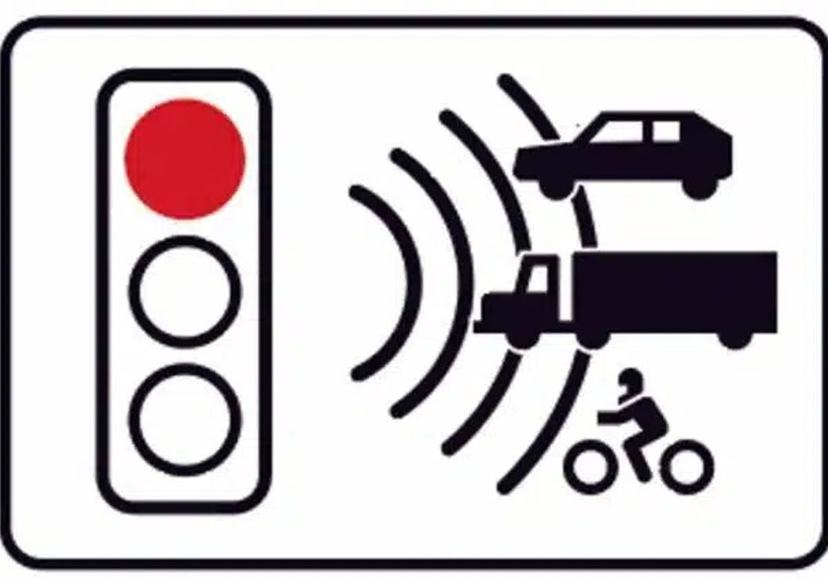 Cuidado en Málaga con saltarse estos cuatro semáforos en rojo: empiezan a multar con cámaras
