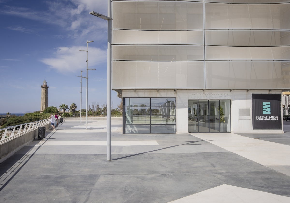 Elvira Lindo, Abraham Boba y una exposición de Manuel León, protagonistas de la programación de otoño en Estepona