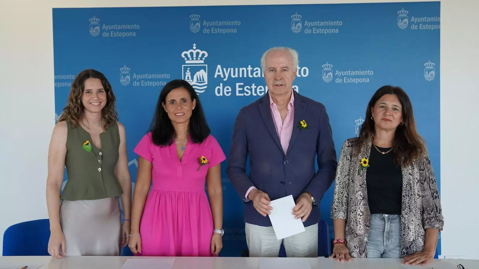 Estepona y la Fundación Cudeca formarán a voluntarios para combatir la soledad de las personas mayores