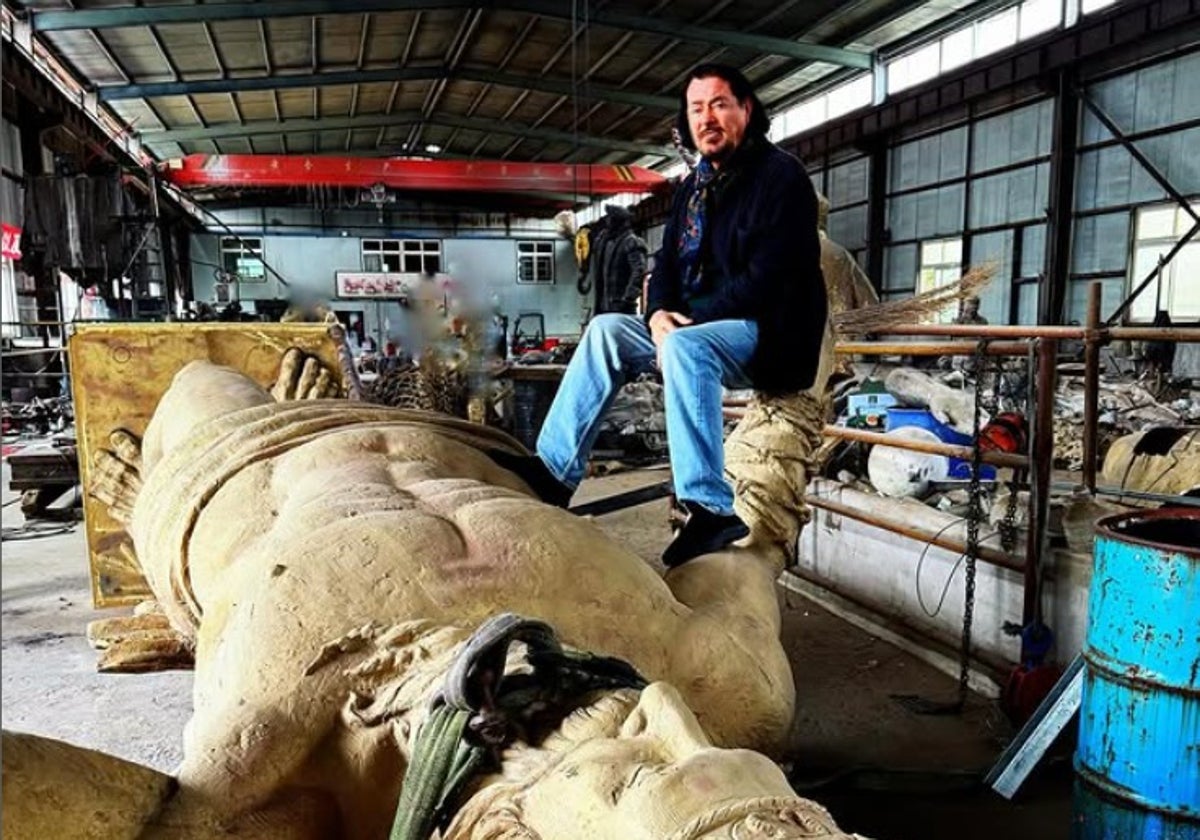 Un Neptuno y una Venus gigantes, los nuevos embajadores del Puerto de Málaga