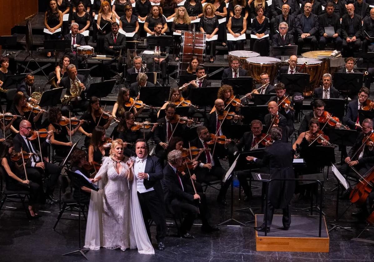 La OFM abre su temporada con un concierto lírico