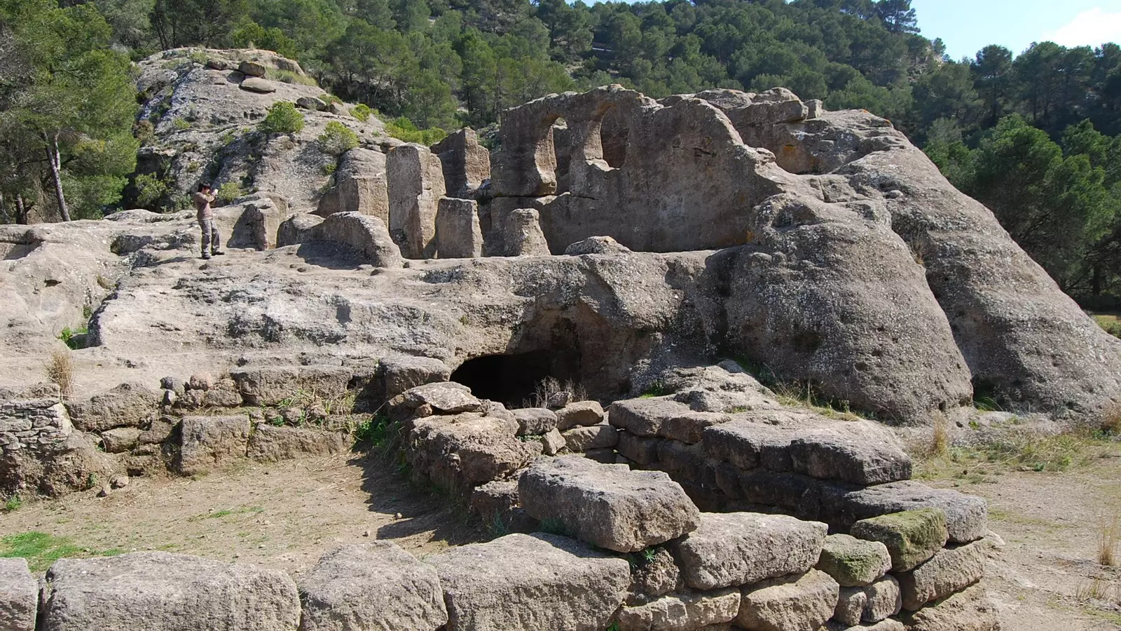 Tres antiguas necrópolis de Málaga que puedes visitar: historia, naturaleza y legado milenario