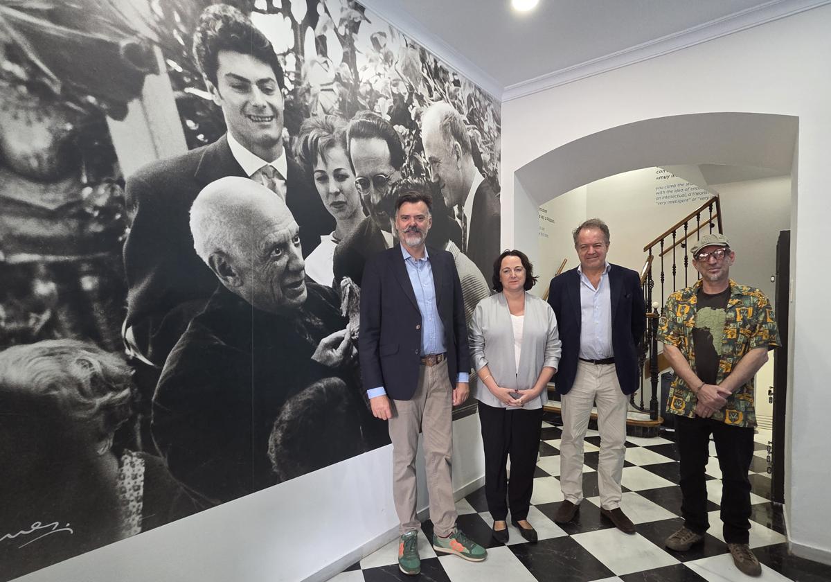 Málaga celebra el nacimiento de Picasso con una exposición sobre Françoise Gilot, el títere Peneque y el luthier de Les Luthier