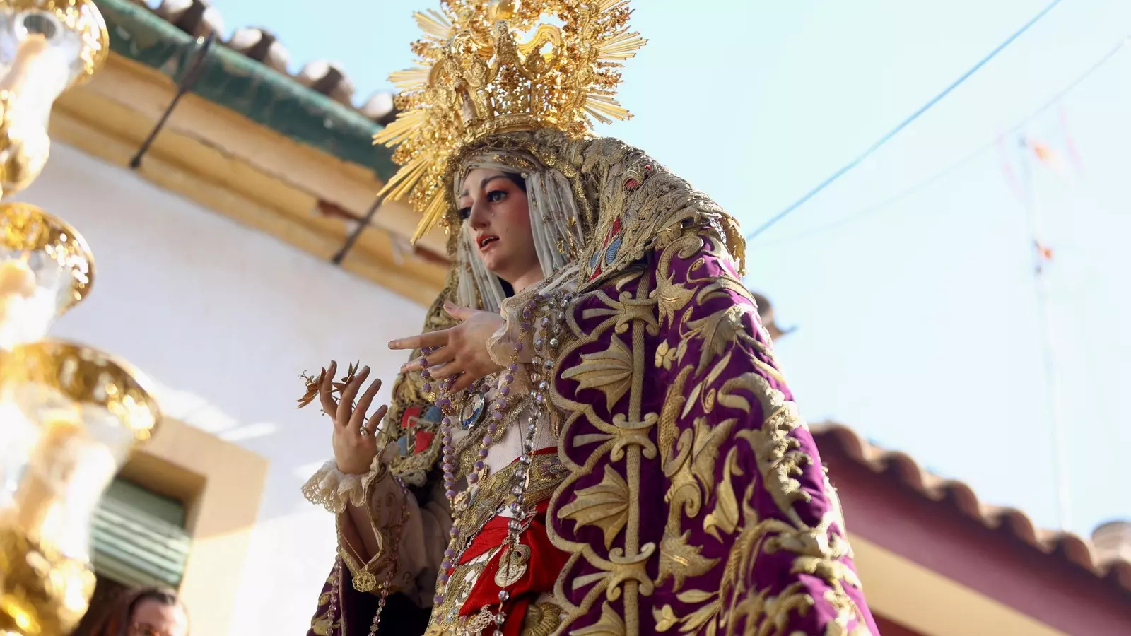 Actos del 25 aniversario de la Coronación de la Trinidad de Málaga: procesión extraordinaria, desfile musical y traslados