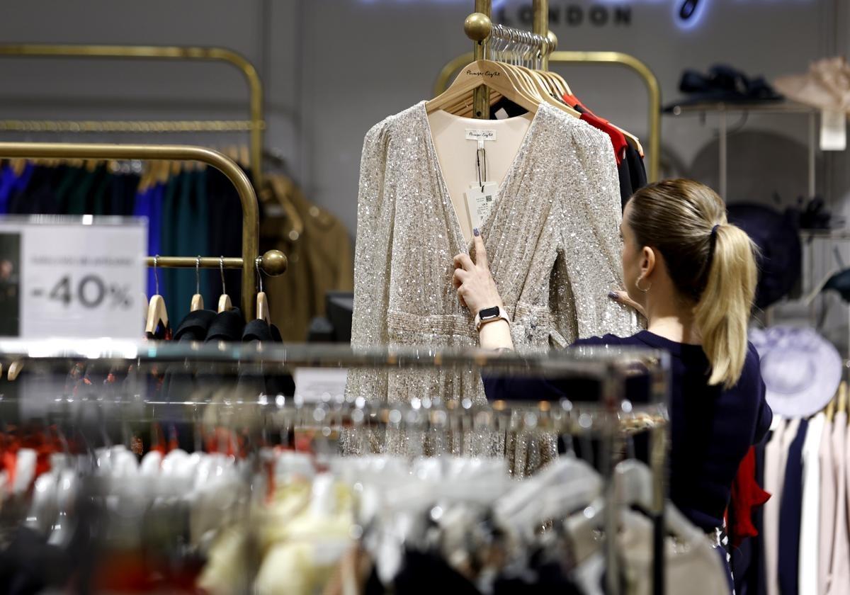 ¿Abren las tiendas en Málaga este sábado festivo, 1 de noviembre?