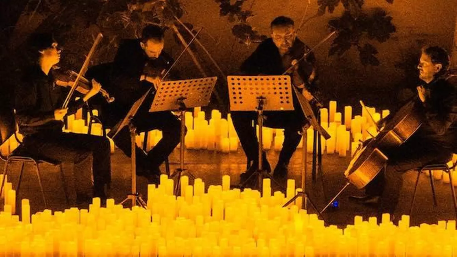 Todos los conciertos de Candlelight que llegan a Málaga en noviembre: Hans Zimmer, Coldplay, Ed Sheeran o ABBA