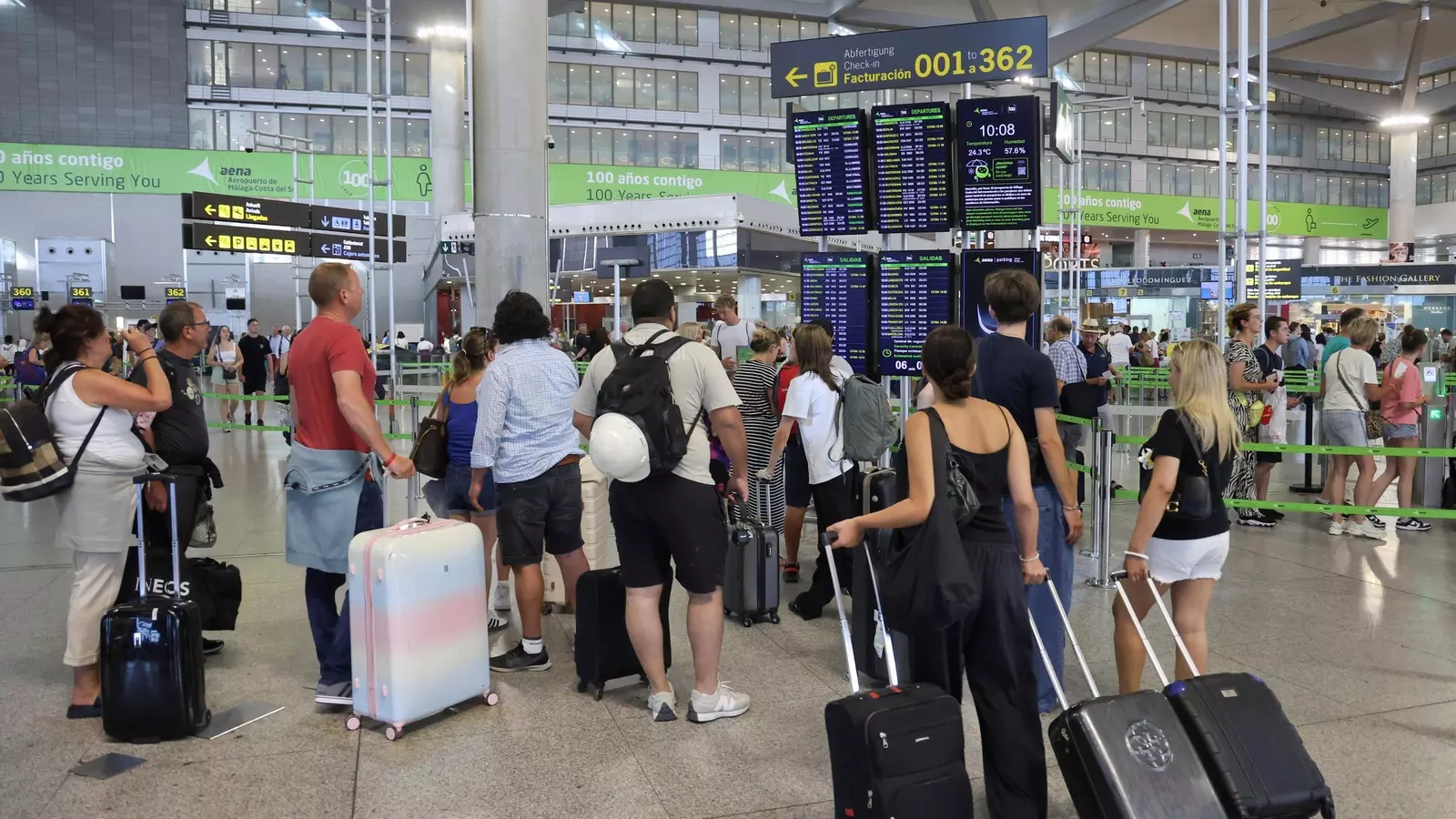 Diciembre desde Málaga por menos de 50 euros: vuelos tirados de precio para una última escapada antes de que acabe el año