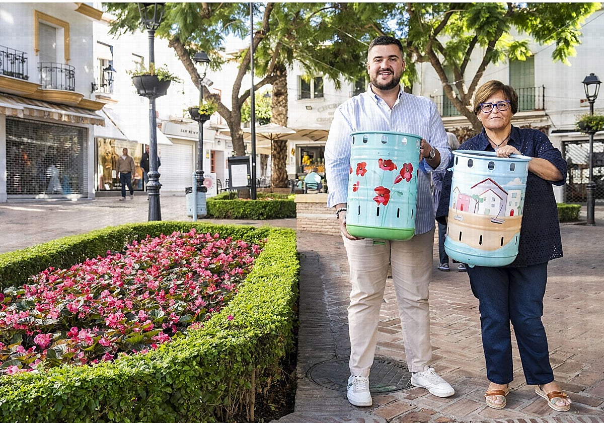Marbella transforma en arte las papeleras del casco antiguo