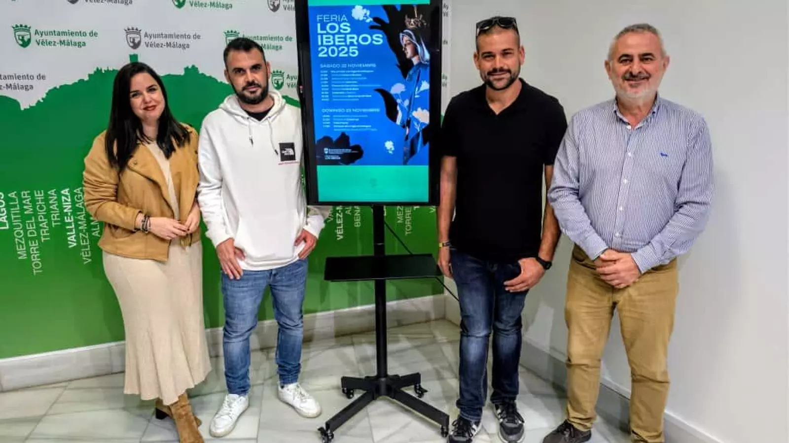 Vélez-Málaga presenta la feria en honor a la Virgen de la Milagrosa: programación para todas las edades y una paella popular