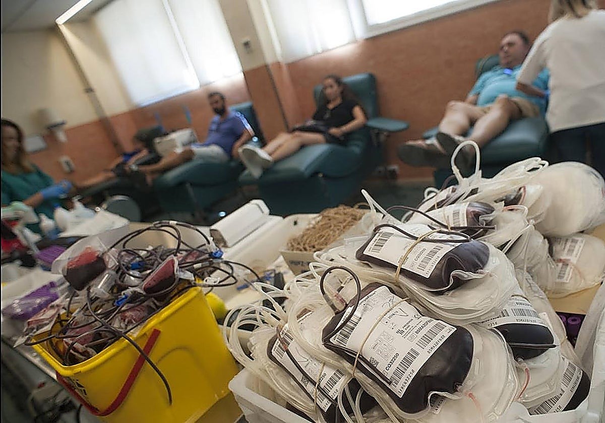 Los británicos y quienes vivieron en Reino Unido entre 1980 y 1996 ya pueden donar sangre en Málaga
