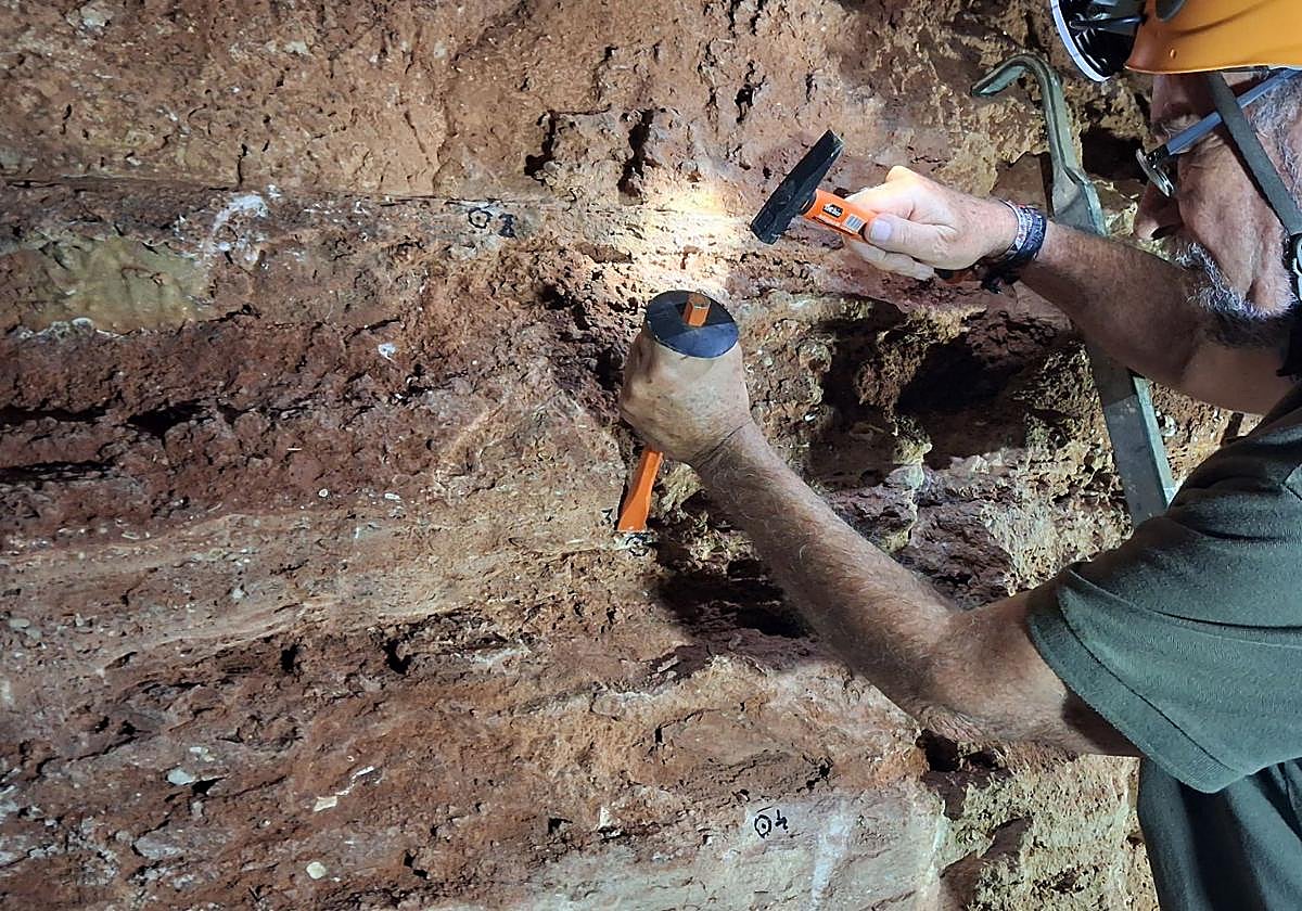Descifran las pinturas de las cuevas del Rincón: un alfabeto neardental para no perderse en su interior