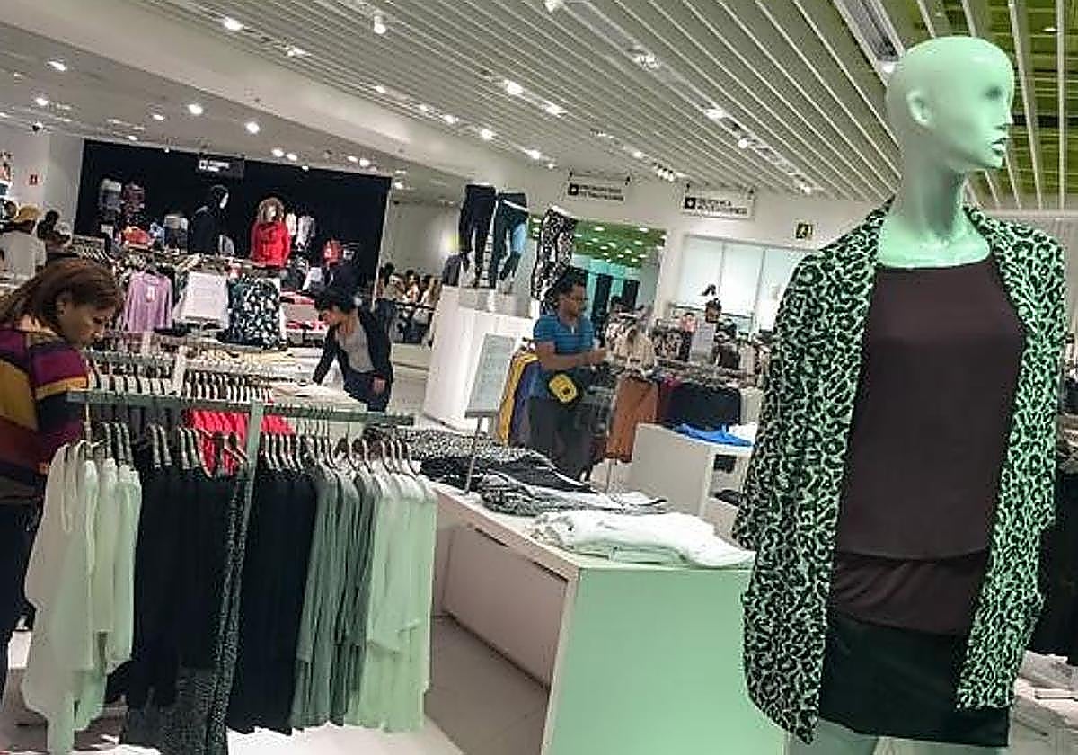 Las tiendas abren en Málaga los domingos y festivos por Navidad