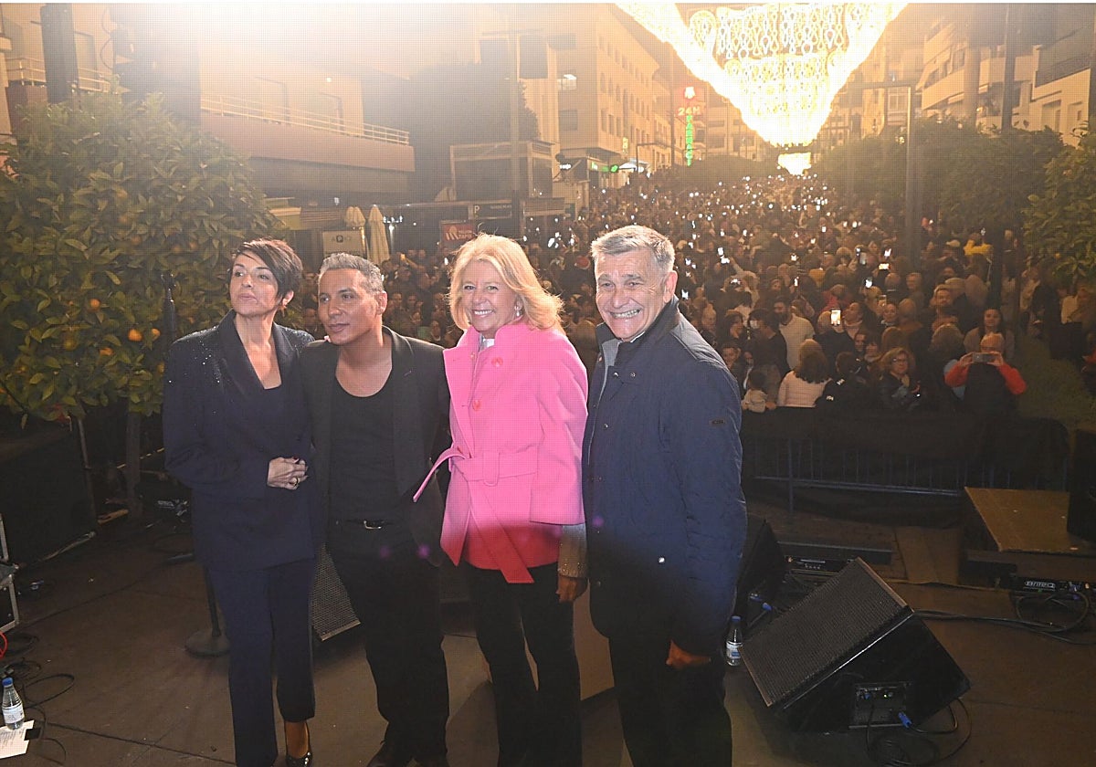 San Pedro da la bienvenida a la Navidad con un multitudinario encendido de su alumbrado y el concierto de Pitingo