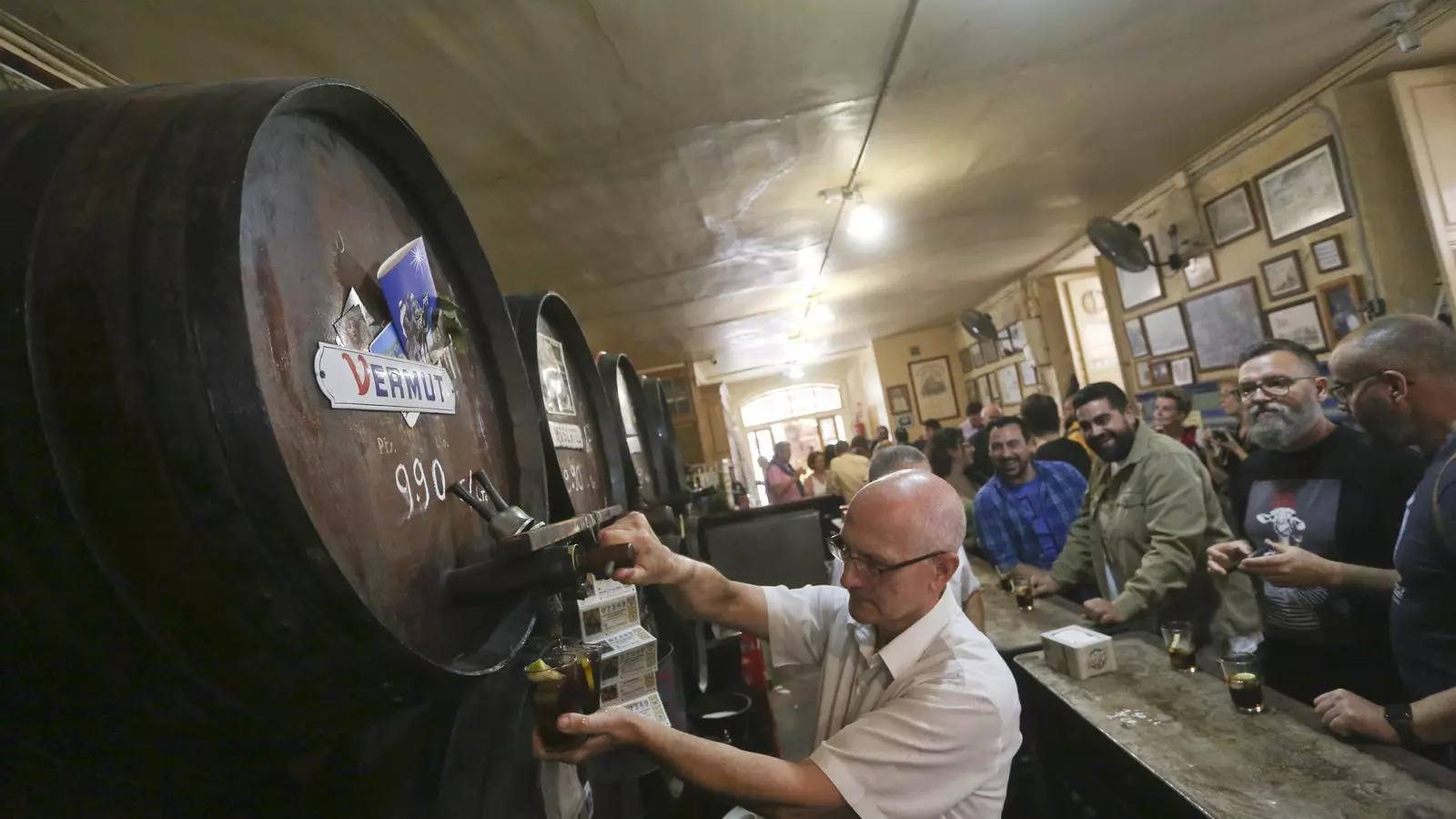 Tabernas y tascas de Málaga con más de medio siglo donde saborear la esencia más castiza de la capital en Navidad