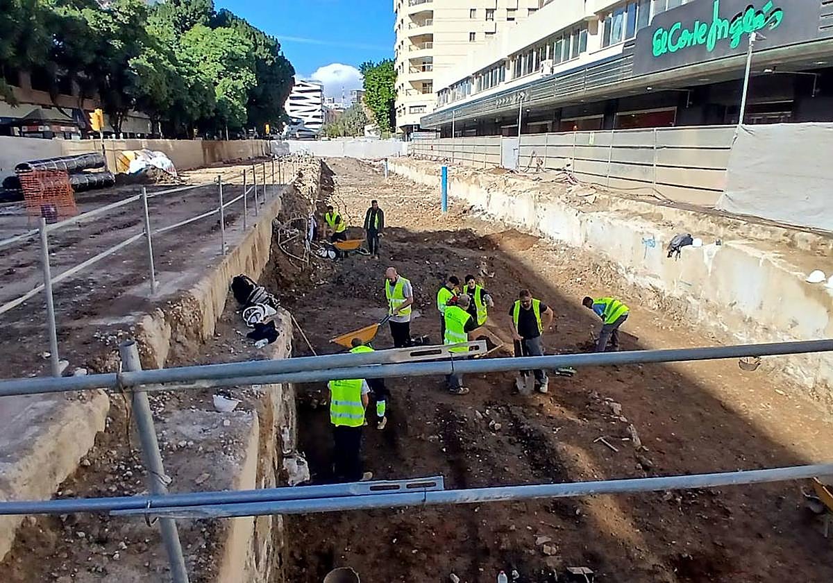 Los tesoros del metro de Málaga: Cultura ordena conservar y trasladar varias tumbas romanas de un cementerio desconocido