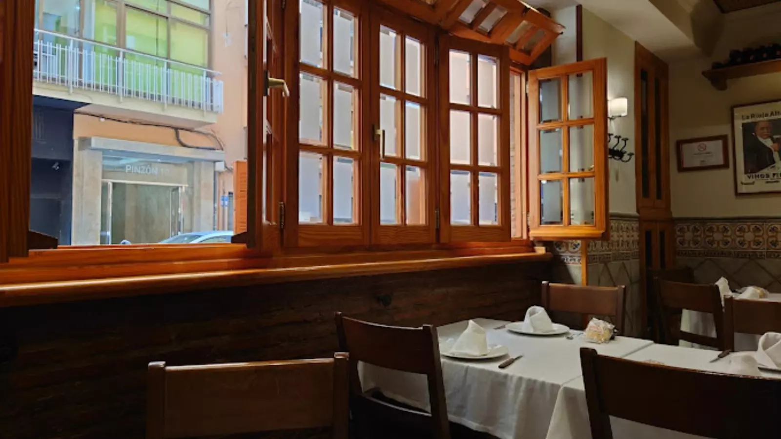 Dónde comer bien en el centro de Málaga esta Navidad: tabernas y mesones clásicos que siguen llenando año tras año