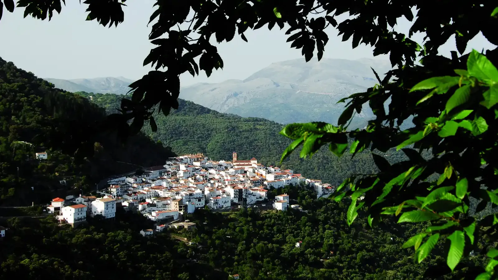 Este es uno de los pueblos más desconocidos de Málaga pero su belleza cautiva al que lo visita
