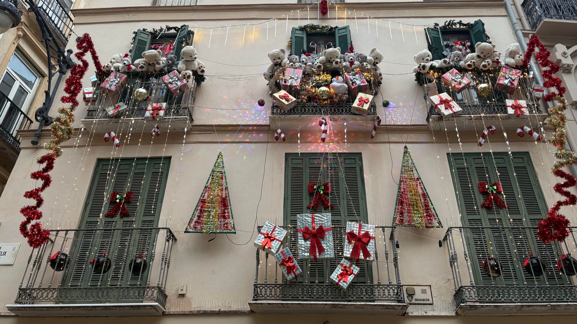 La historia del balcón de Málaga más fotografiado estas navidades