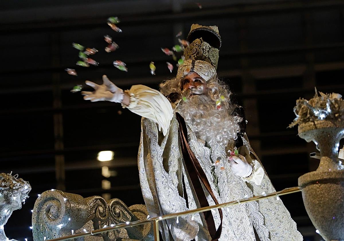 Guía de las Cabalgatas de Reyes Magos en Málaga capital 2026 tras los cambios por la previsión de lluvias