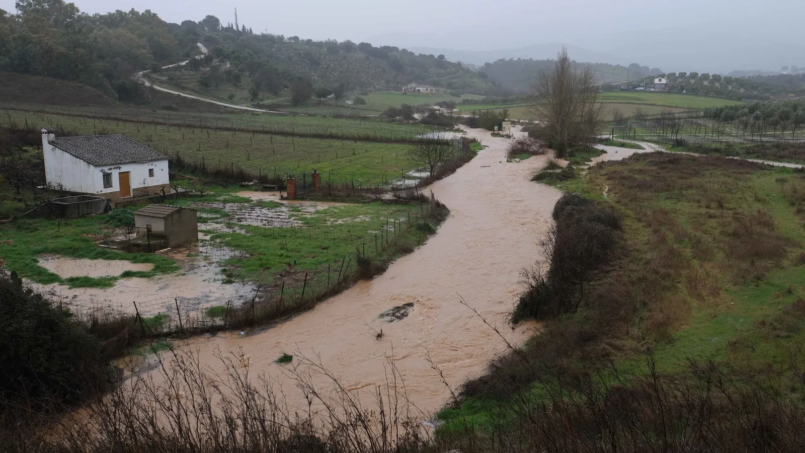 La borrasca Joseph ya provoca cortes en carreteras y caminos de la Serranía de Ronda