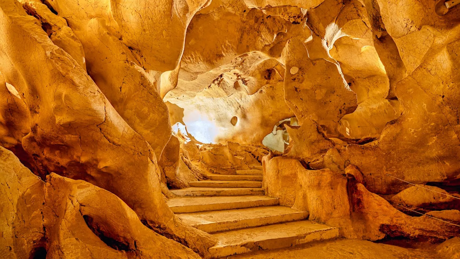 La Cueva del Tesoro de Rincón de la Victoria registra 