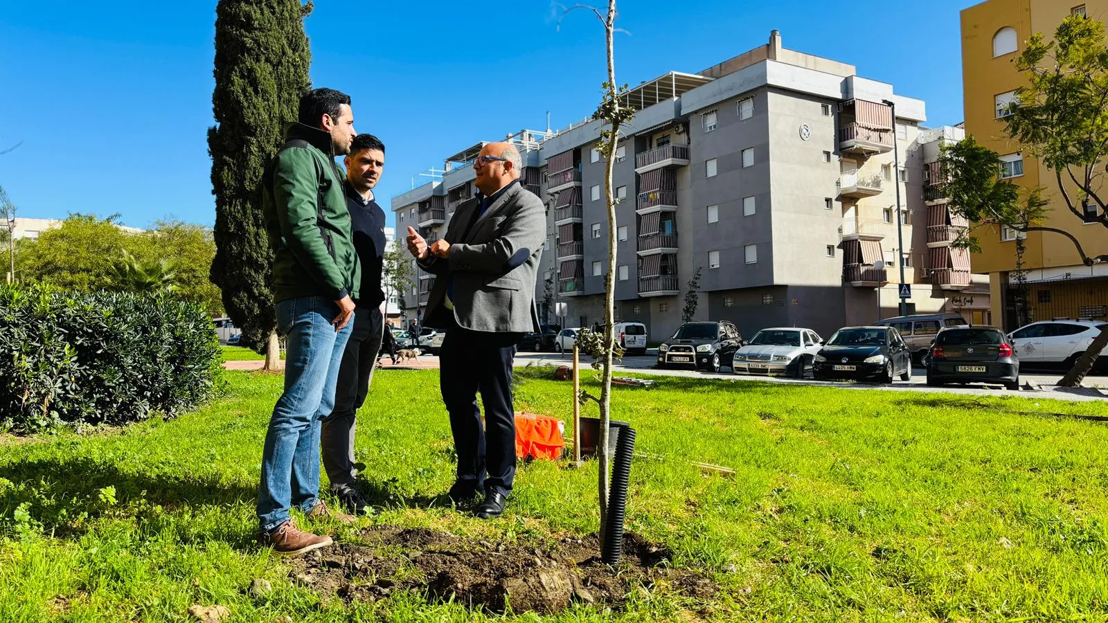 Vélez-Málaga planta 300 árboles para avanzar 