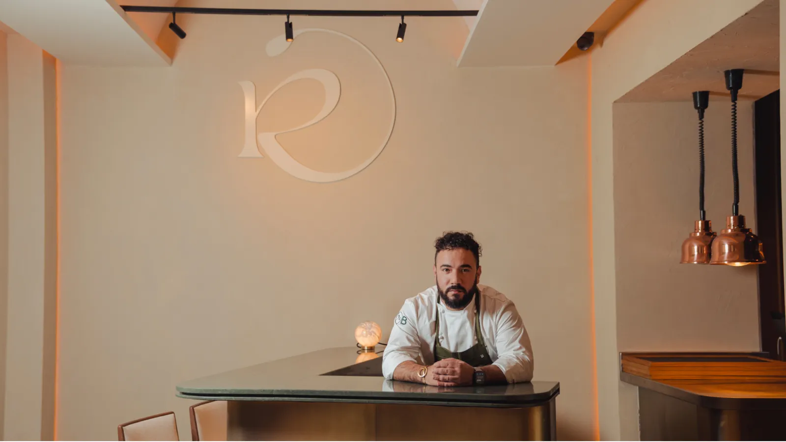 Un menú de 13 pases y alta cocina francesa: así es René, el nuevo restaurante del chef Diego René que es ya un firme candidato a la Estrella Michelin en Málaga