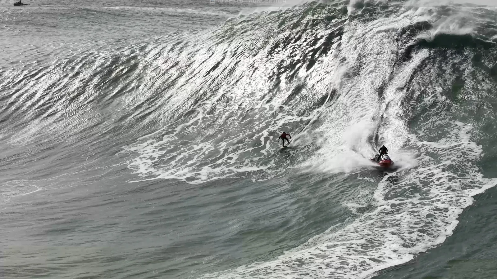 Alberto Truncer, el joven rinconero que fue cazado por una ola gigante en Nazaré