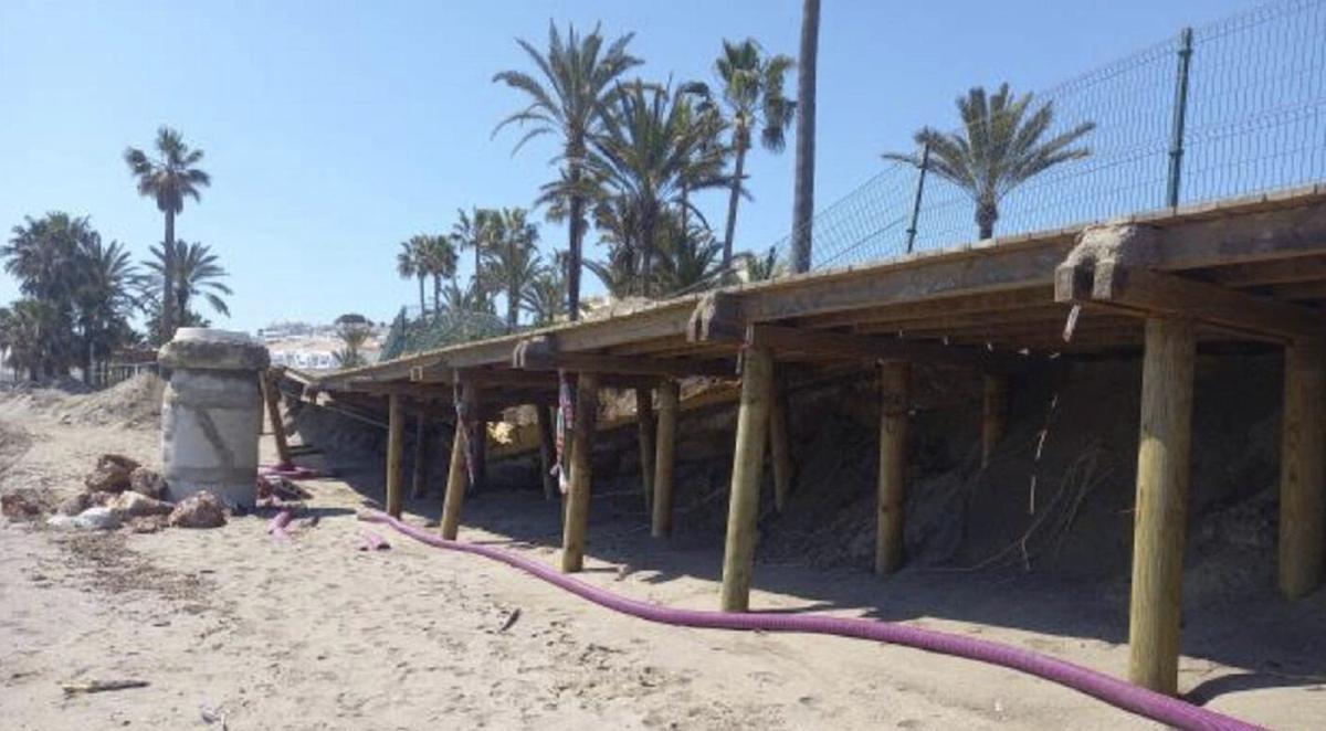 Mijas repara el tramo de la Senda Litoral dañado por los temporales en el Bombo