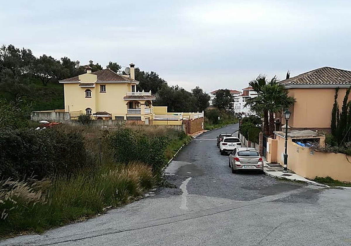 Mijas inicia el camino para «sacar del limbo» a sus 96 urbanizaciones históricas