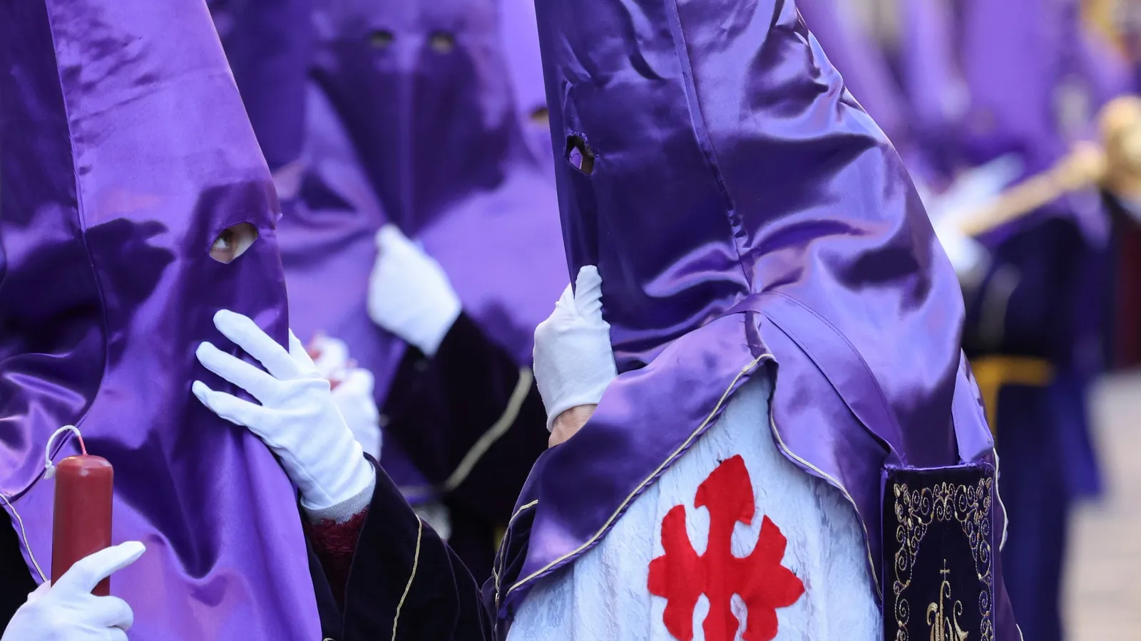El aumento de nazarenos dificultó esta Semana Santa en Málaga el encaje de las procesiones