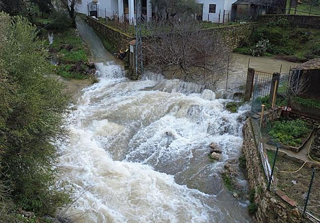 Diez curiosidades que te harán visitar Alpandeire: momias en su iglesia o el muro que quiso desviar a las tropas de Napoleón