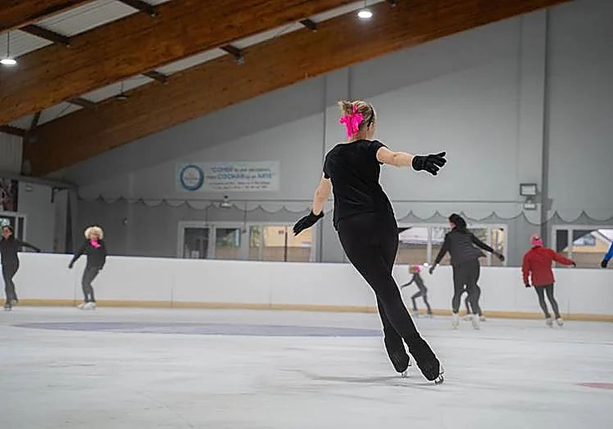 Pista de Hielo de Benalmádena: disfruta de sus instalaciones y actividades también en primavera