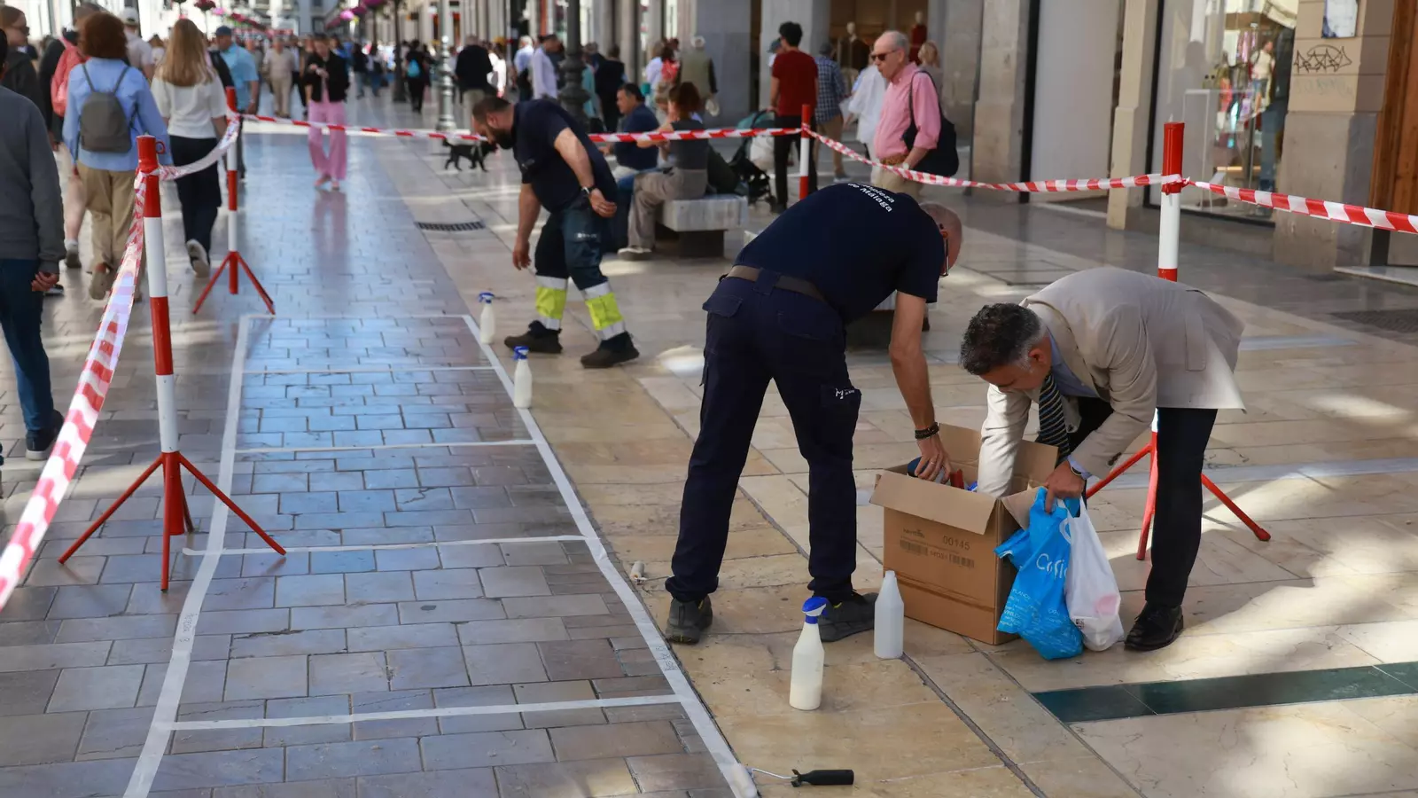 Fin a los resbalones por el líquido anticera de la Semana Santa en Málaga: esta es la solución