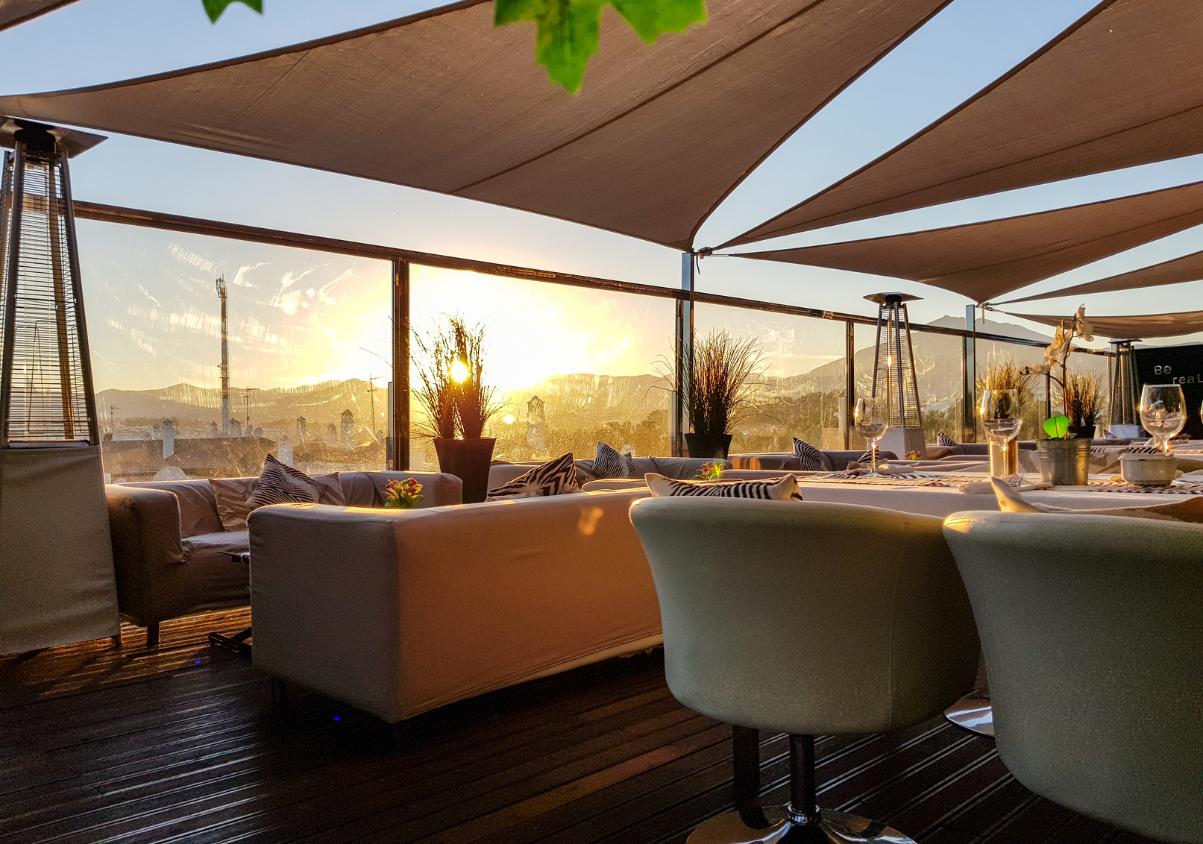 Los hoteles de Málaga registran menos turistas en agosto por la caída del mercado nacional, aunque 2026 sigue creciendo