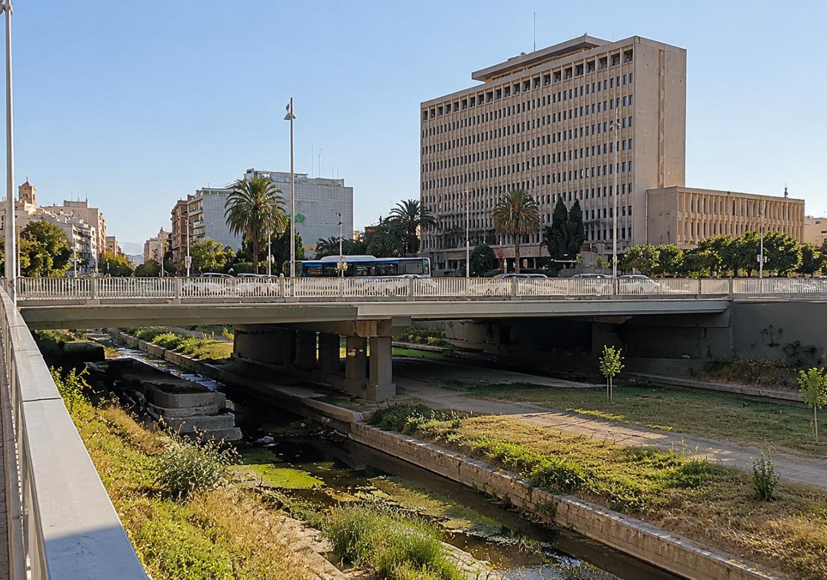 Málaga’s Tetuán Bridge to gain green areas, seating and nearly 300 new plants