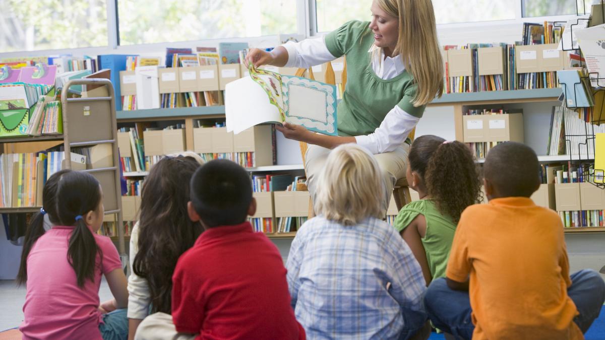 Torremolinos library fills October with literature, theatre and creative workshops