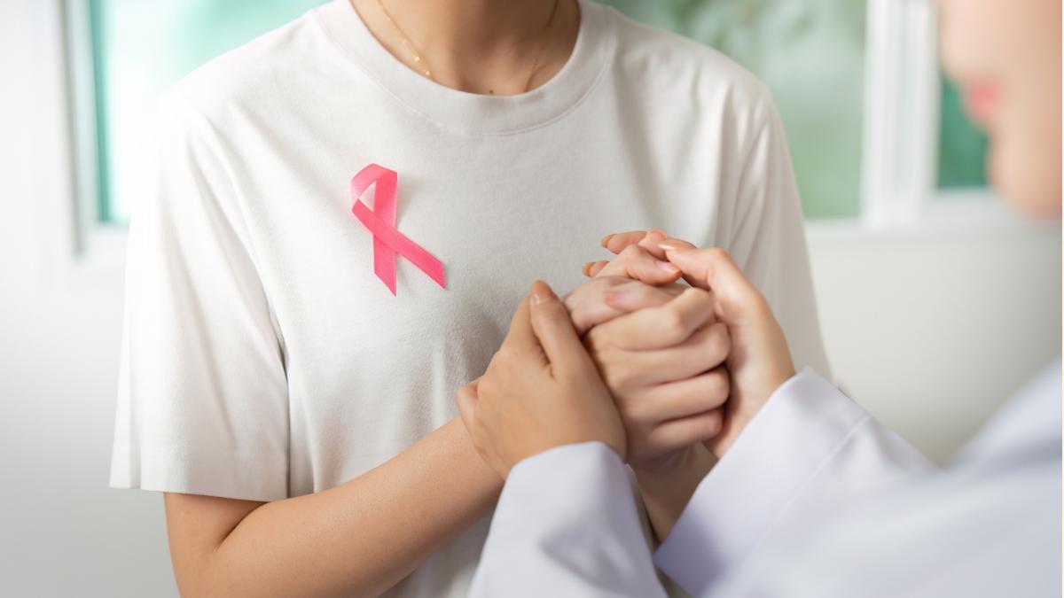 Málaga Regional Hospital highlights how breast cancer care goes from diagnosis to emotional support
