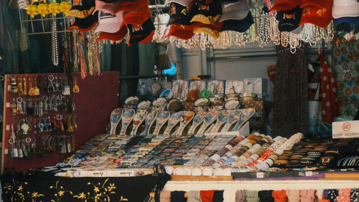 Málaga markets this November bank holiday weekend: crafts, fashion and collectibles by the sea