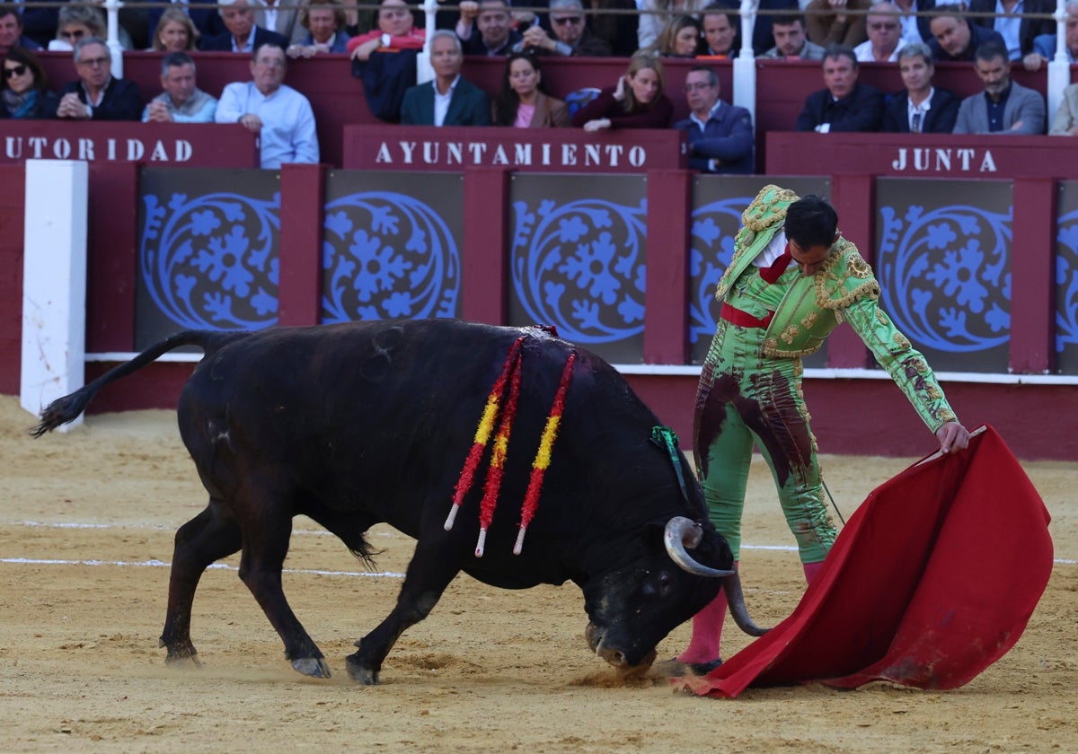Fortes y Roca Rey abren la puerta grande en una Picassiana condicionada por el viento