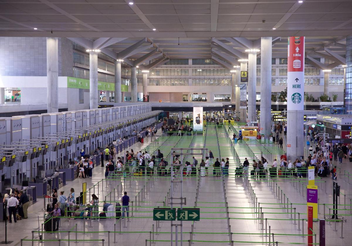 El aeropuerto de Málaga se encuentra operativo con los grupos electrógenos de emergencia