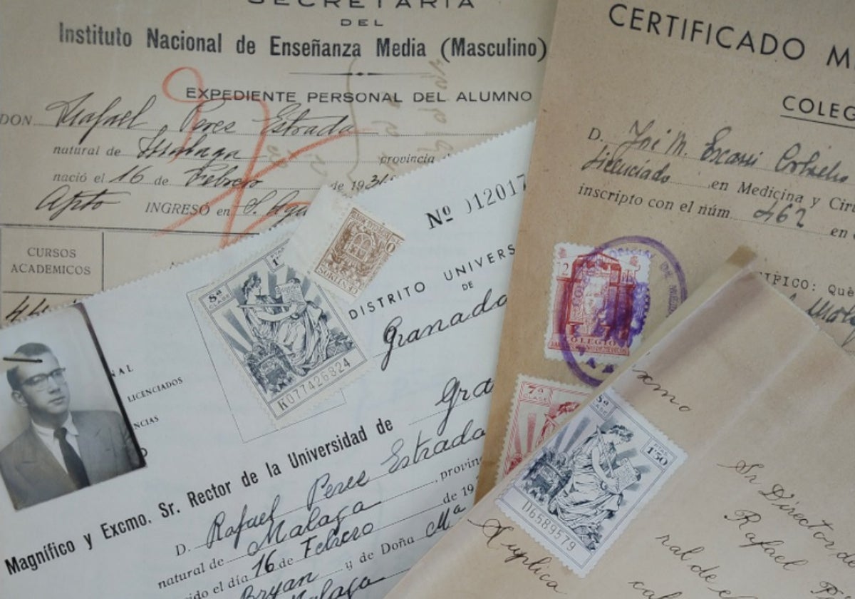 El Instituto de Martiricos rescata las notas de bachiller del escritor Rafael Pérez Estrada