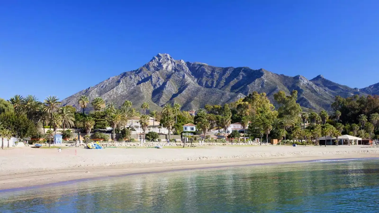 La provincia de Málaga gana cinco nuevas playas con Bandera Azul y alcanza las 45