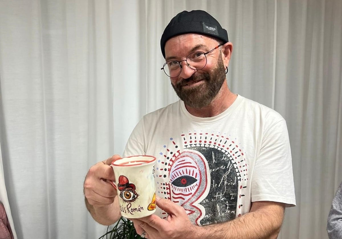 El ilustrador malagueño Jesús Román presenta su libro 'Sequía' en la Casa de las Tejerinas de Estepona