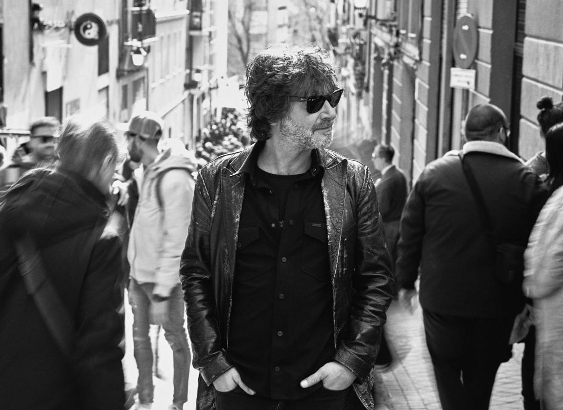 Quique González vuelve a Málaga tras el apagón: entrevista y acústico este martes, 20 de mayo