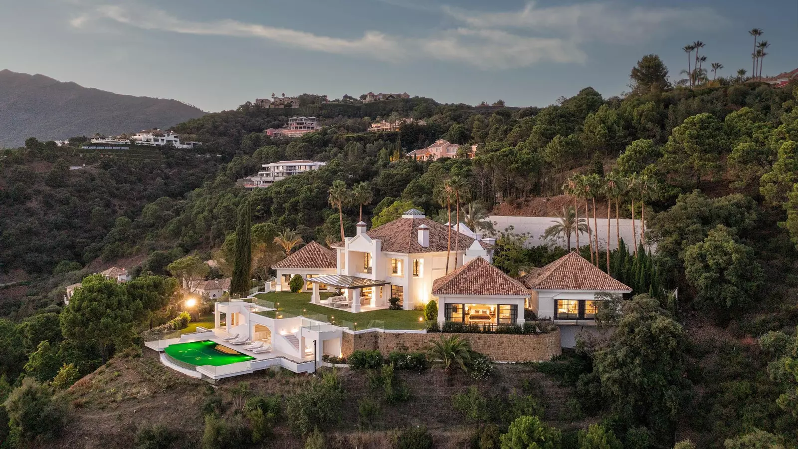 Alquilan villas de lujo hasta 18.000 euros la noche con salida de pesca en Marbella