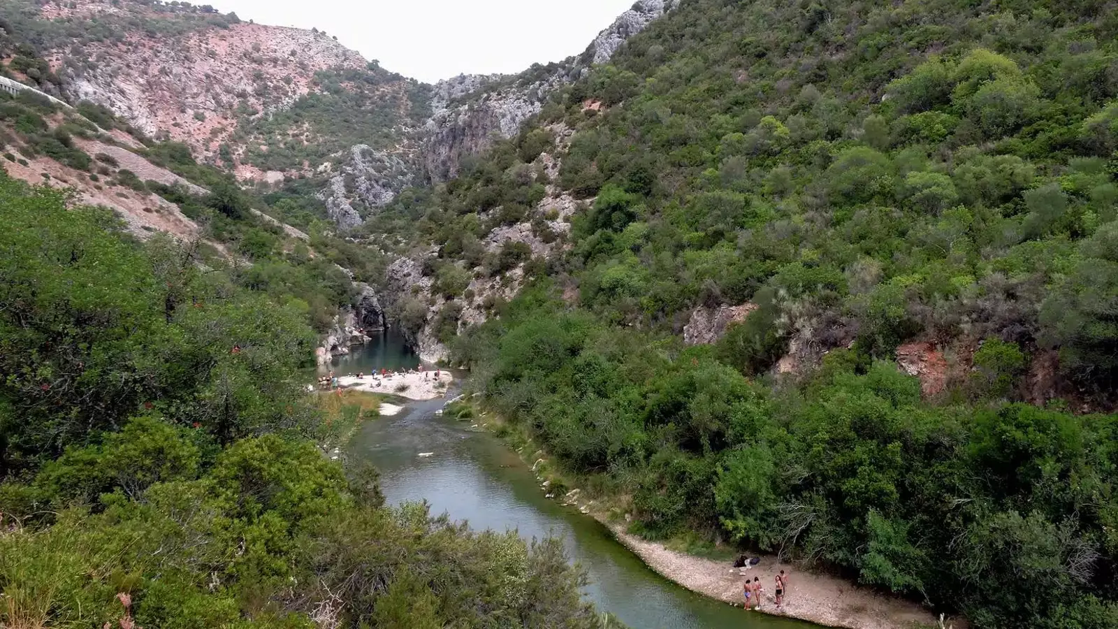 Ni playa ni cala secreta: este es el rincón más refrescante e increíble de Málaga este verano