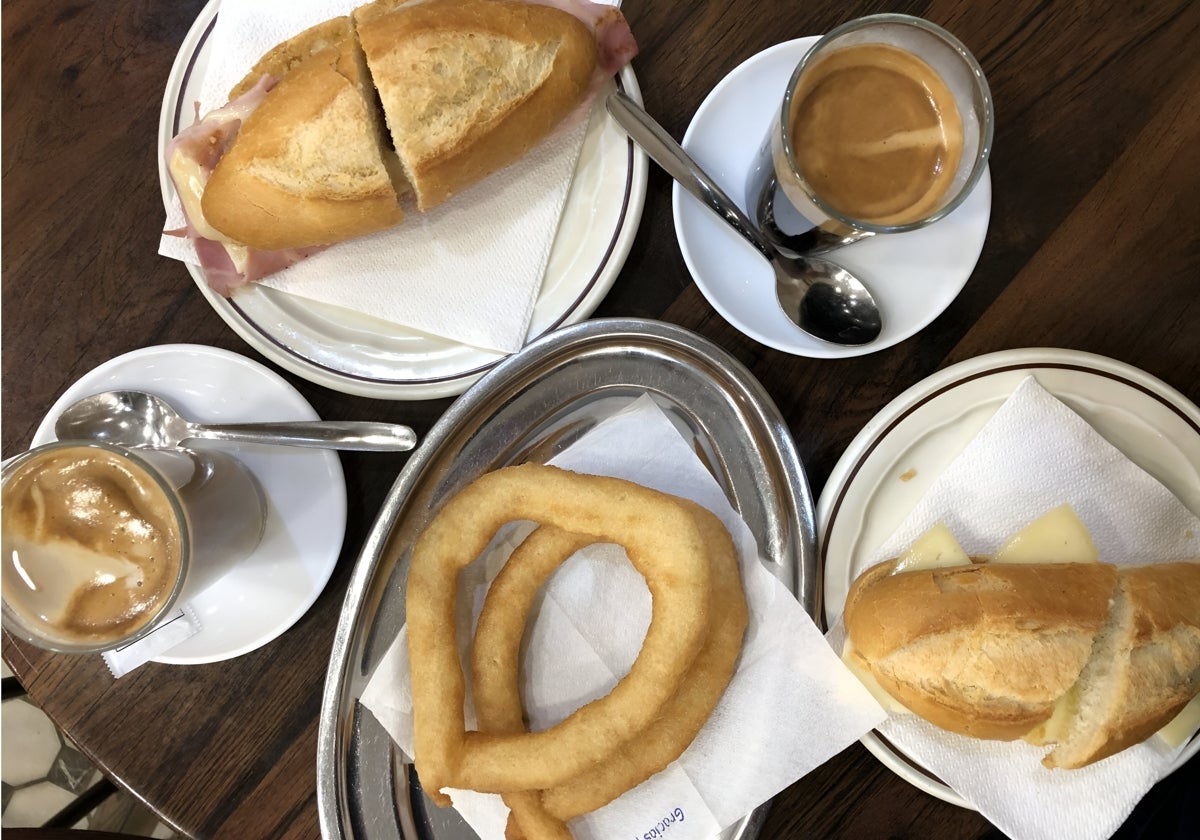 Dónde desayunar en Málaga: los mejores sitios tradicionales para empezar el día